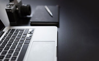 开云体育登录网站入口-2019年季后赛，库里在一场比赛中投中8个三分，刷新个人季后赛单场三分球纪录